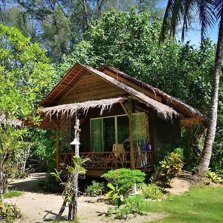 หาปลา บีช คอทเทจ Hotel Koh Kho Khao Island ภายนอก รูปภาพ