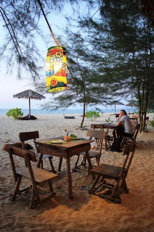 หาปลา บีช คอทเทจ Hotel Koh Kho Khao Island ภายนอก รูปภาพ