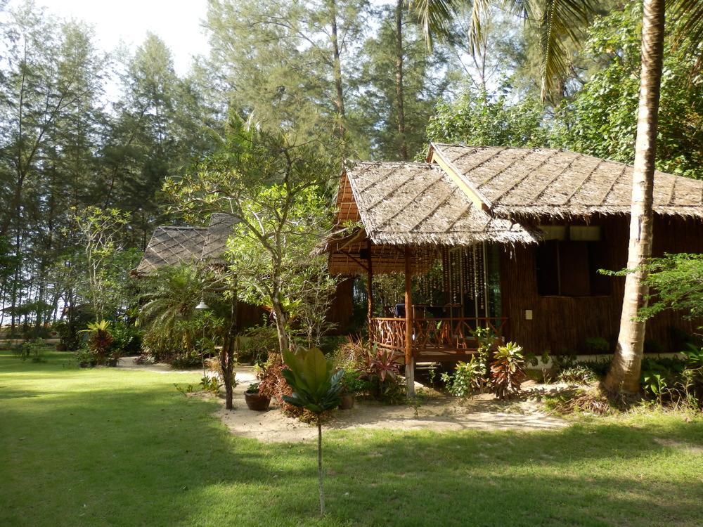 หาปลา บีช คอทเทจ Hotel Koh Kho Khao Island ภายนอก รูปภาพ