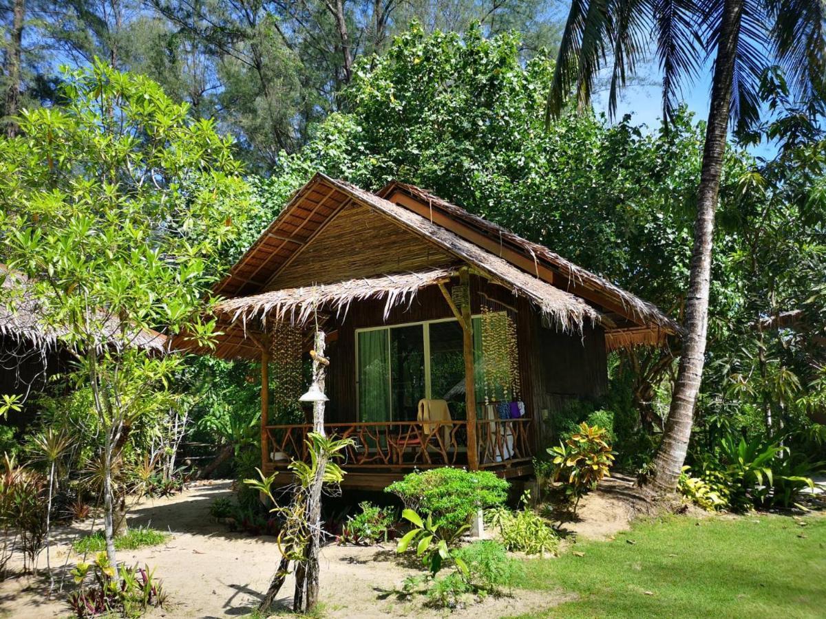 หาปลา บีช คอทเทจ Hotel Koh Kho Khao Island ภายนอก รูปภาพ